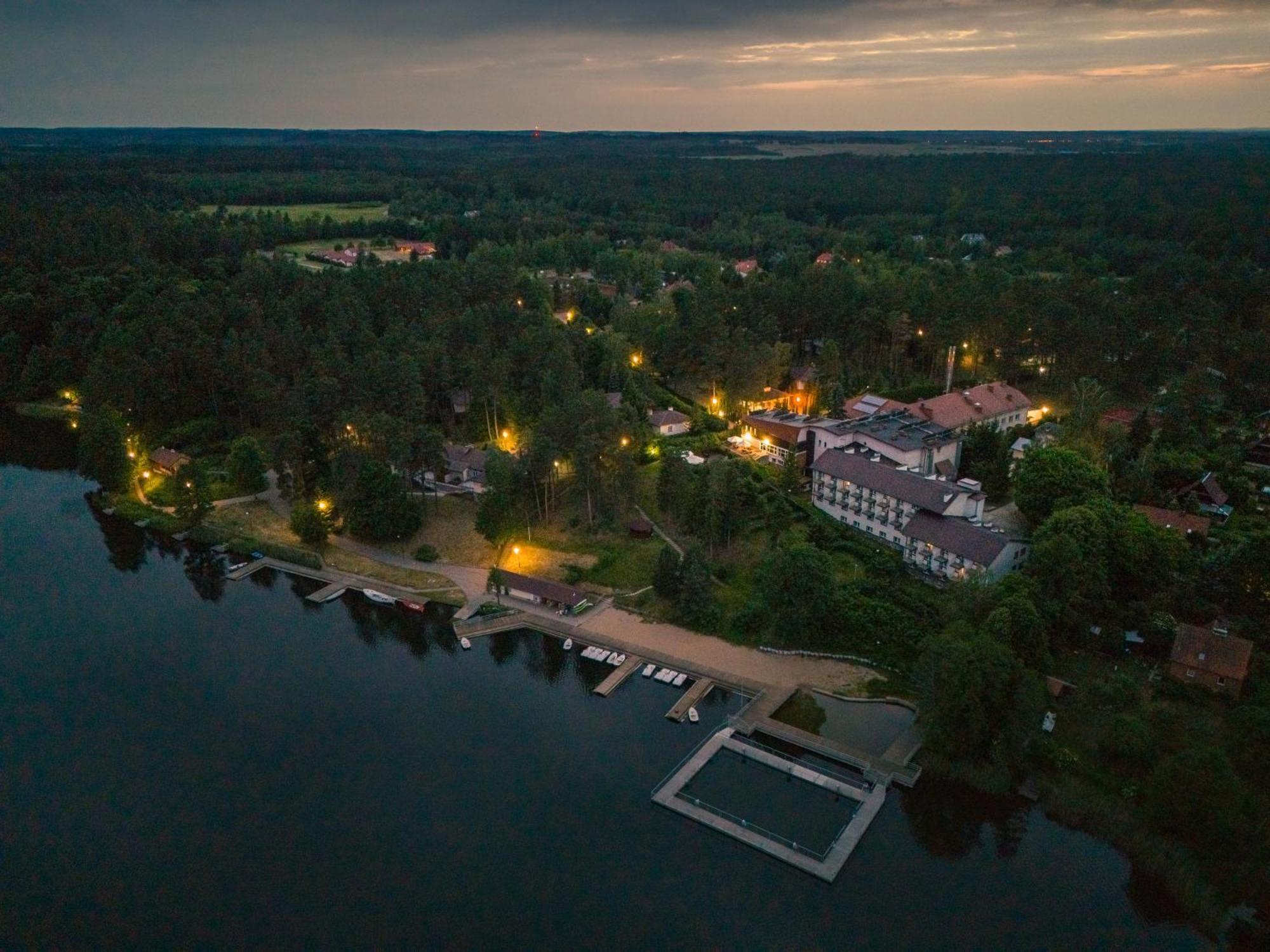 Rewita Waplewo Hotel Maroz Buitenkant foto