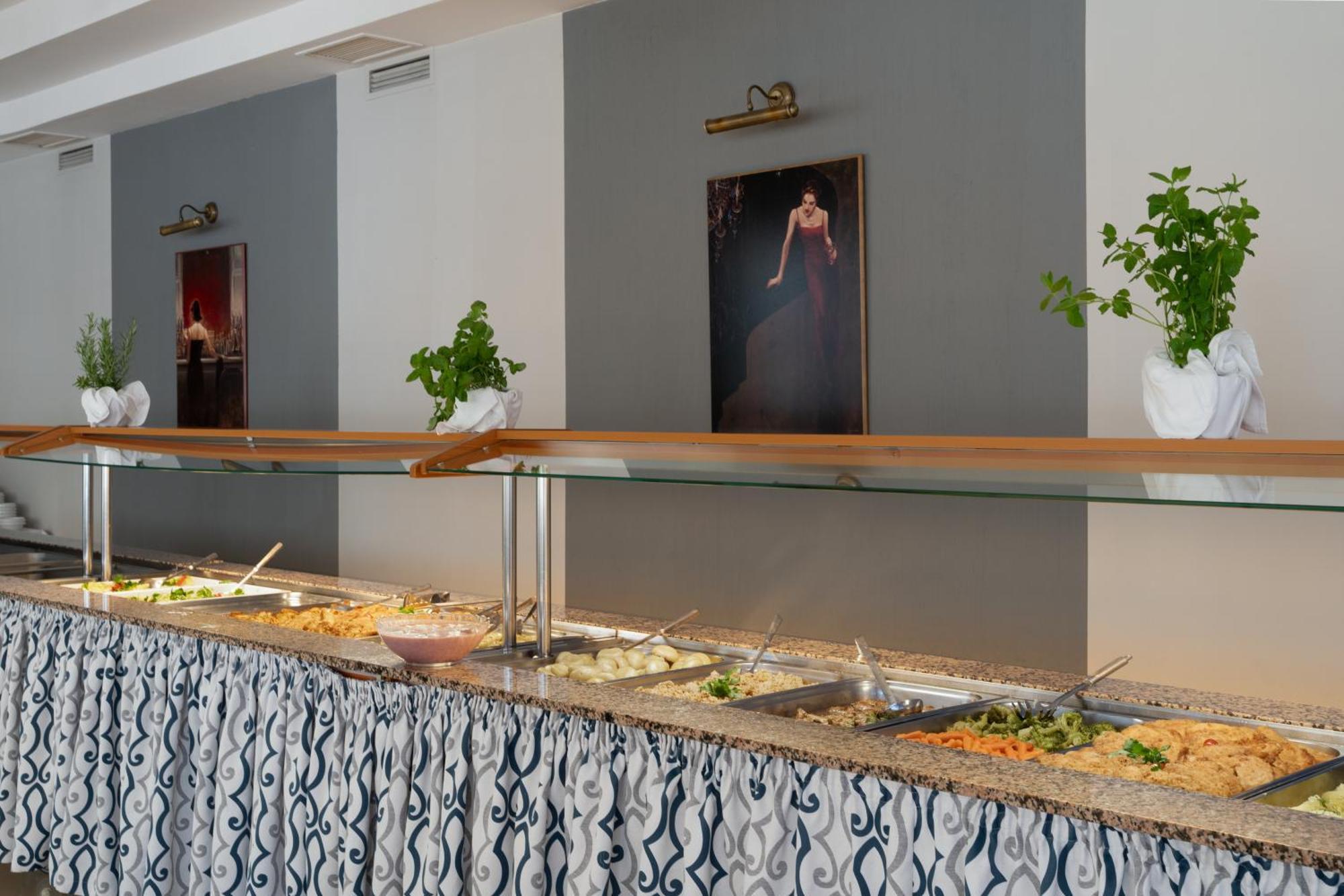 Rewita Waplewo Hotel Maroz Buitenkant foto