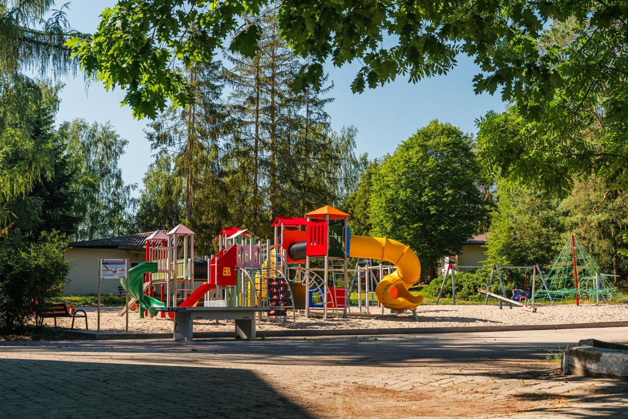 Rewita Waplewo Hotel Maroz Buitenkant foto